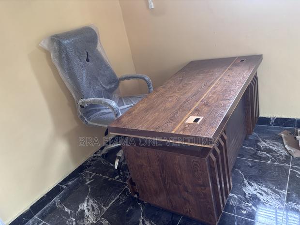 Executive Office Desk And Chair · Photo 2