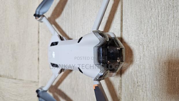 Dji Mini 4 Pro Drone With Rc-n2 Controller · Photo 1