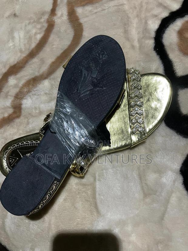 Ladies Slippers · Photo 1