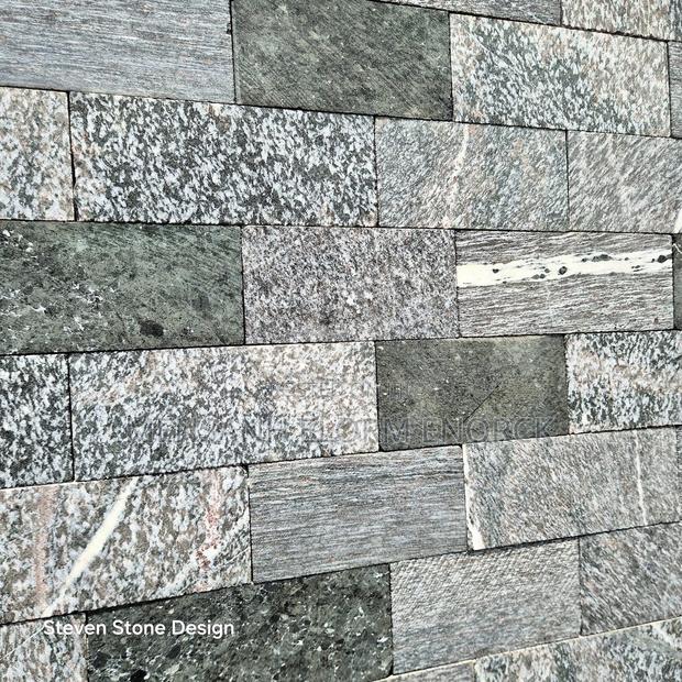 Stone Sell · Photo 2