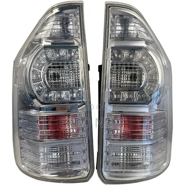 Toyota VOXY 2012 R70 Led Tail Light · Photo 1
