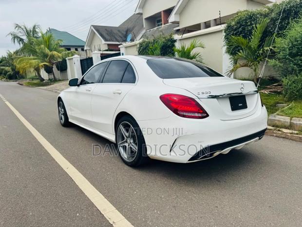 Mercedes-Benz C300 Sport 4dr AWD 4Matic Sedan (2.0L 4cyl 7A) 2015 White · Photo 2