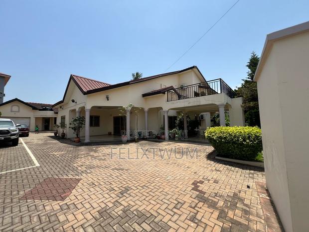 5bdrm House in Accra Metropolitan for sale · Photo 1