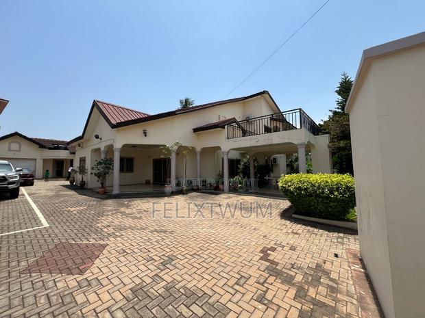 5bdrm House in Accra Metropolitan for sale · Photo 3