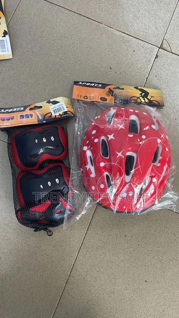 Kids Safety Helmet + Knee Elbow Hand Pad · Photo 3
