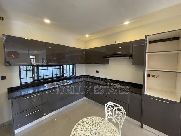 3bdrm House in Sarpeiman, Greater Accra for sale · Photo 8