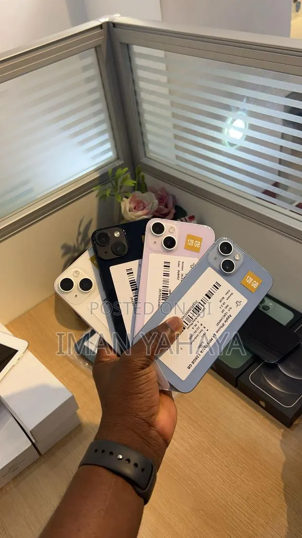 Apple iPhone 14 128 GB Blue · Photo 1