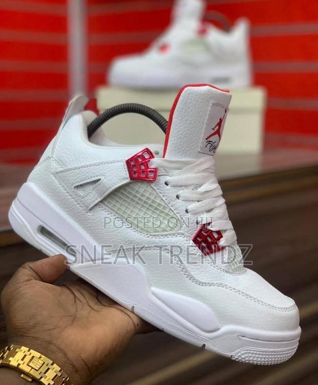 Air Jordan R4 Og White Metallic Red · Photo 1