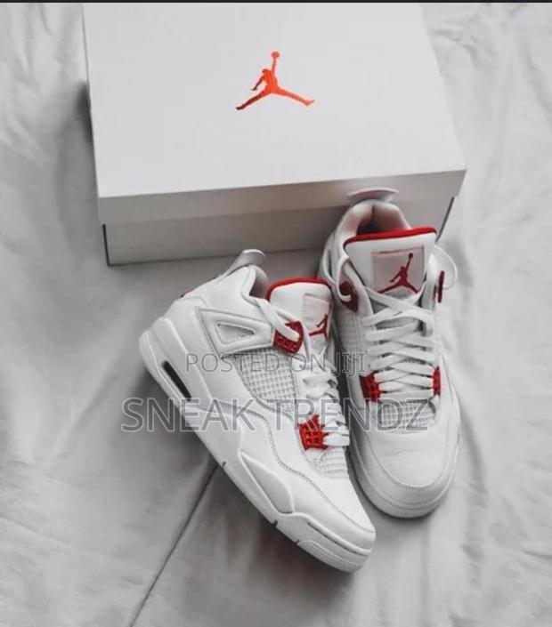 Air Jordan R4 Og White Metallic Red · Photo 2