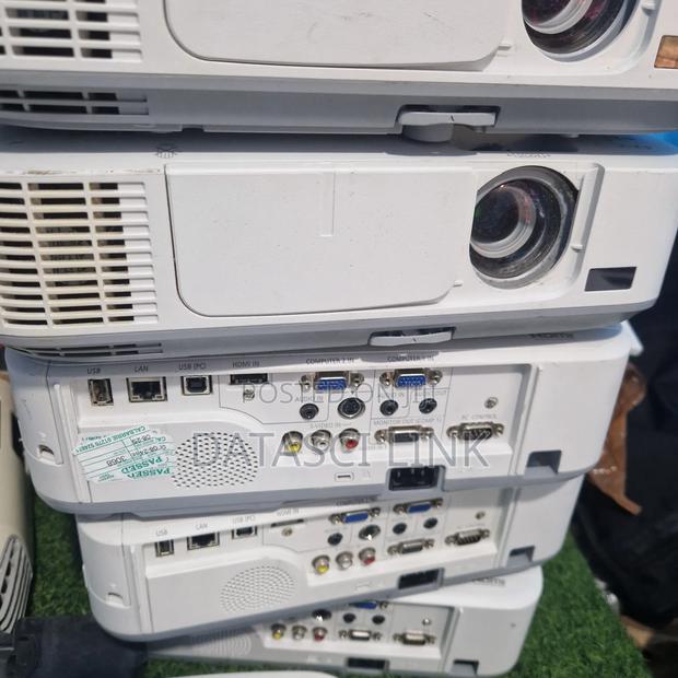 Uk -Used Nec Projectors for Sale · Photo 2