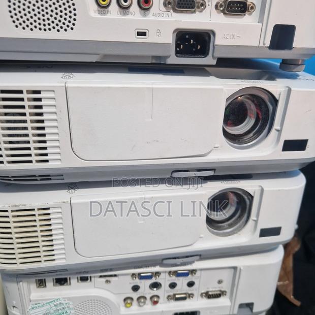 Uk -Used Nec Projectors for Sale · Photo 4