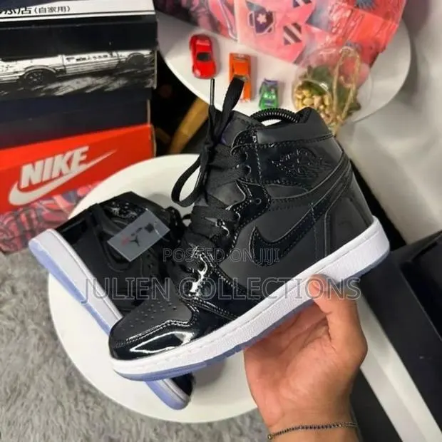 Jordan Retro 1 Black Mirror · Photo 1