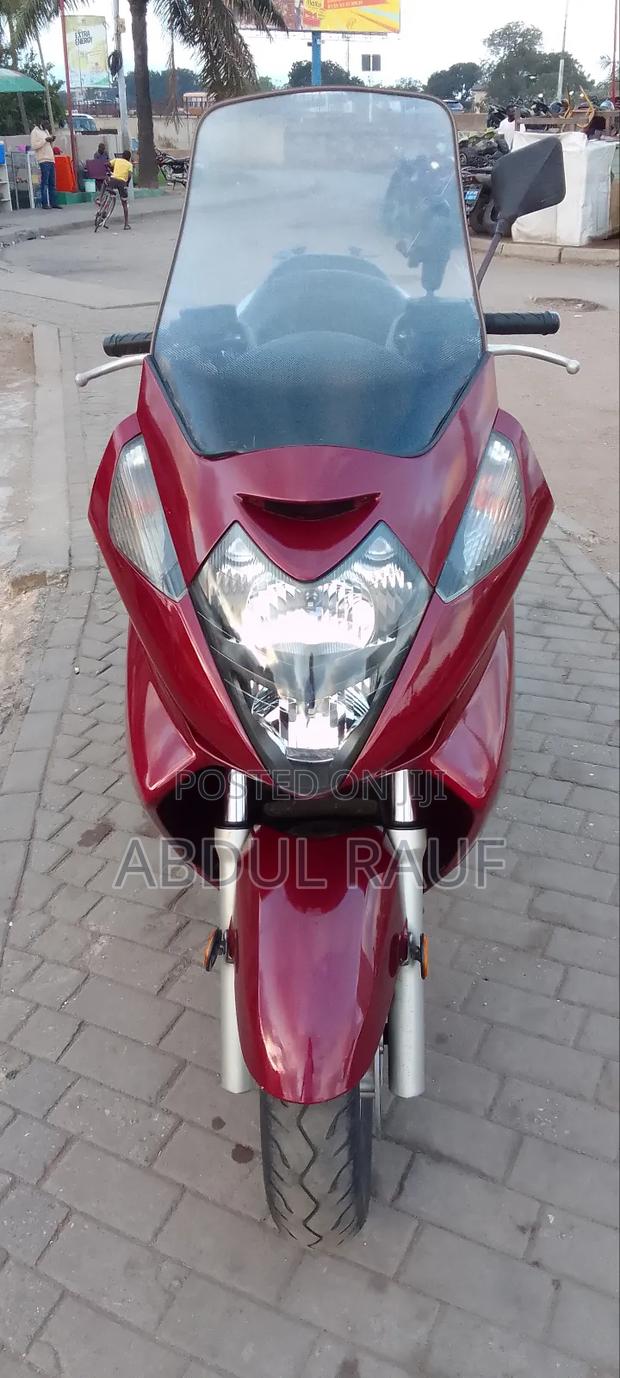 Honda Gold Wing 2009 Red · Photo 1