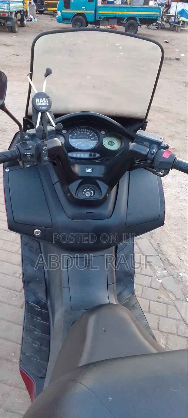 Honda Gold Wing 2009 Red · Photo 6