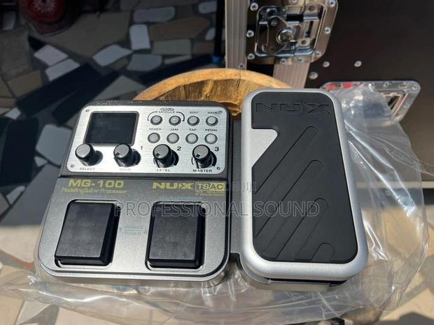 Mg-100 Modelling Guitar Processor · Photo 1