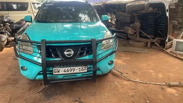 Nissan Rogue SV 2012 · Photo 1