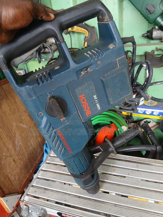 Slightly Used Bosch SDS Max Machine From Uk · Photo 2