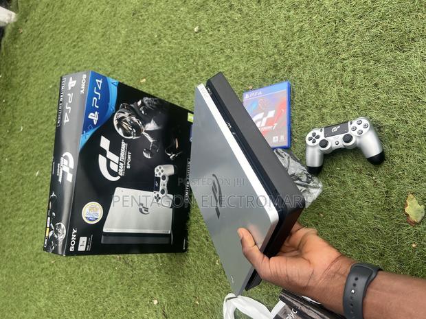 Playstation 4 Slim · Photo 7