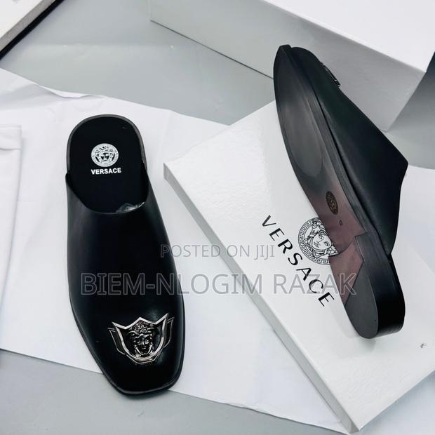 High Quality Versace N Gucci Half Shoes Available In Stock · Photo 1