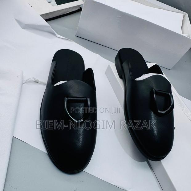 High Quality Versace N Gucci Half Shoes Available In Stock · Photo 3