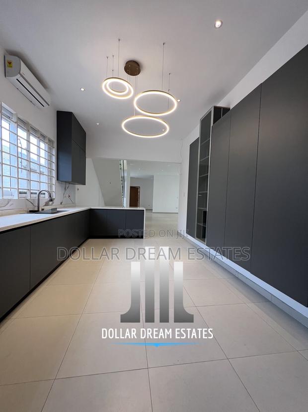 5bdrm House in Spintex for sale · Photo 7
