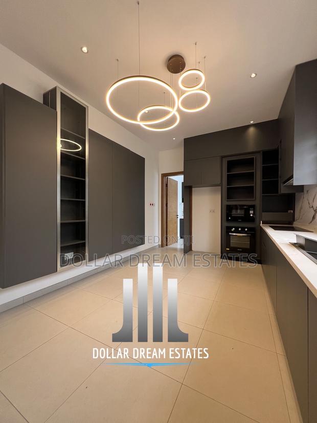 5bdrm House in Spintex for sale · Photo 8