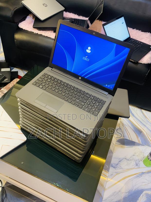 Laptop HP 255 G8 8GB AMD A6 SSD 256GB · Photo 1