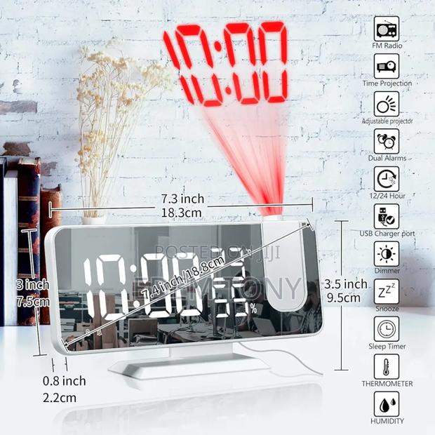 Projector Alarm Clock With Radio · Photo 2