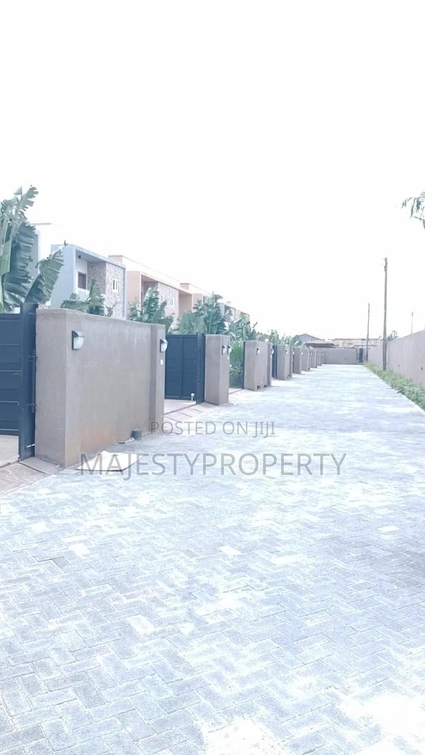 Newly Built 3bedrooms Duplex for Sale at Spintex Manet · Photo 3