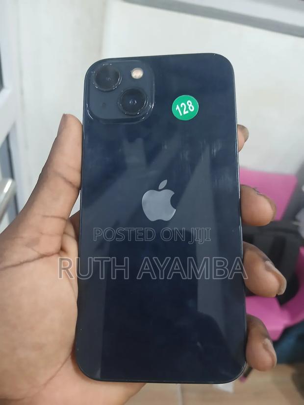 Apple iPhone 13 128 GB Black · Photo 2