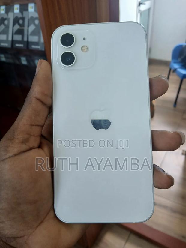 Apple iPhone 12 64 GB White · Photo 1