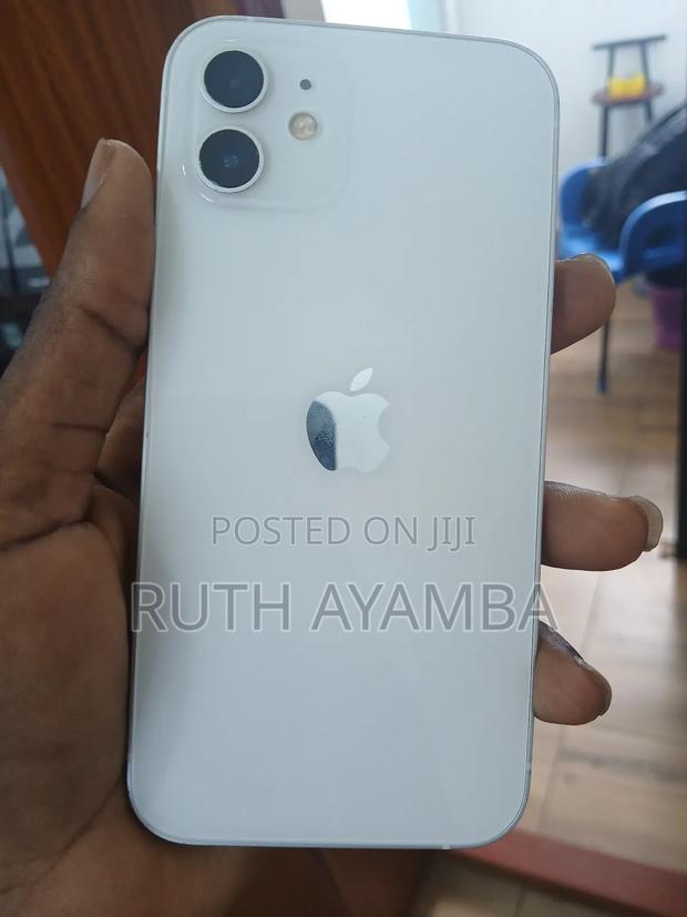 Apple iPhone 12 64 GB White · Photo 2