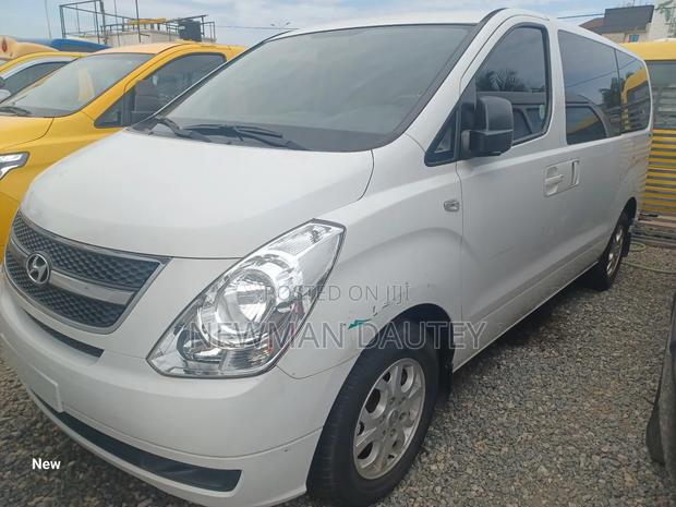 Hyundai Starex 2013 White · Photo 3