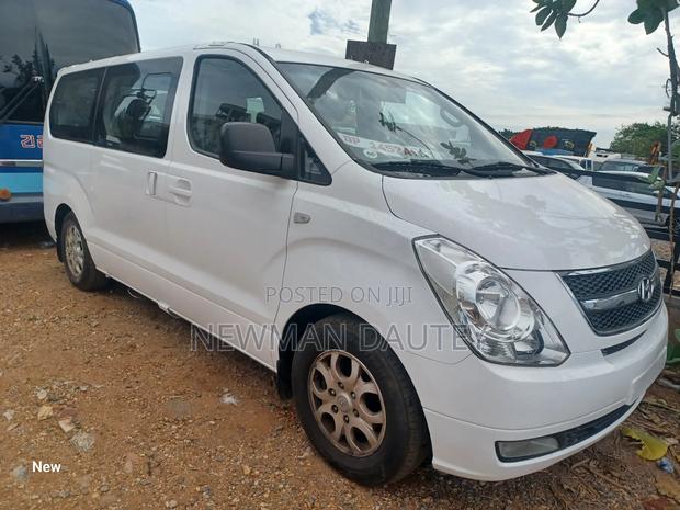 Hyundai Starex 2013 White · Photo 3