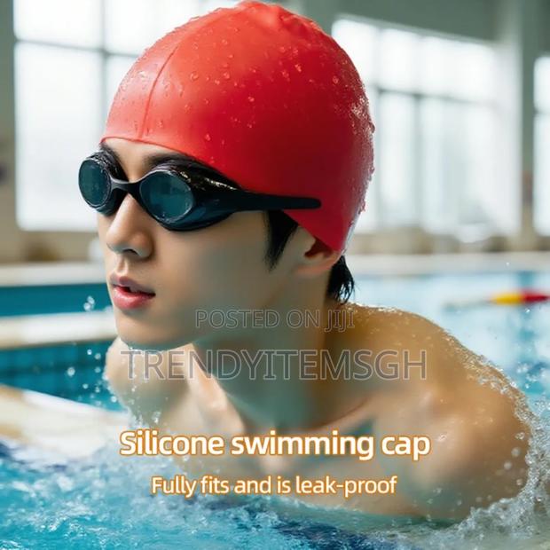 Silicone Swimming Cap · Photo 1