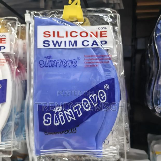 Silicone Swimming Cap · Photo 2