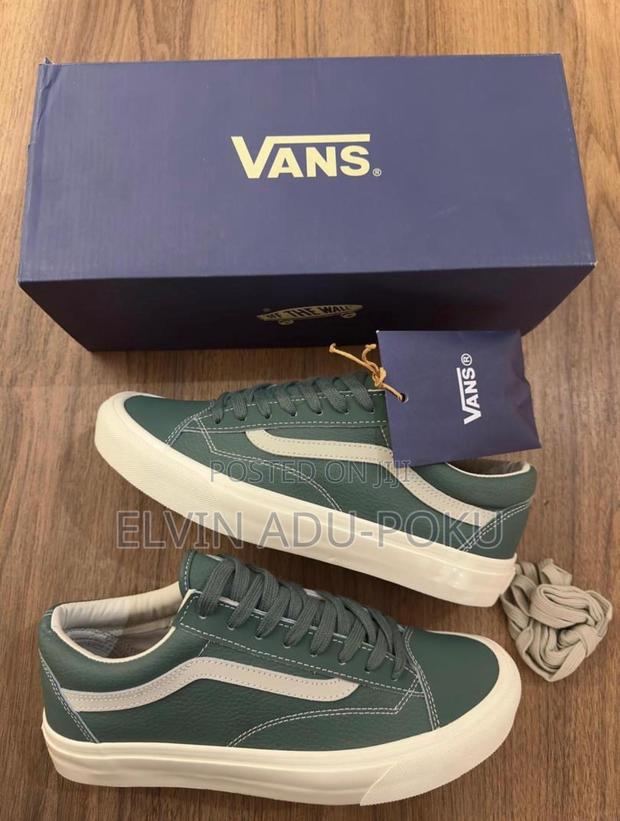Vans Old Skool In Different Colours , Swipe >>> · Photo 2