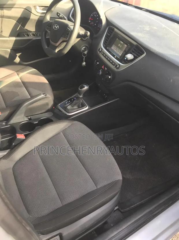 Hyundai Accent 2020 Silver · Photo 5