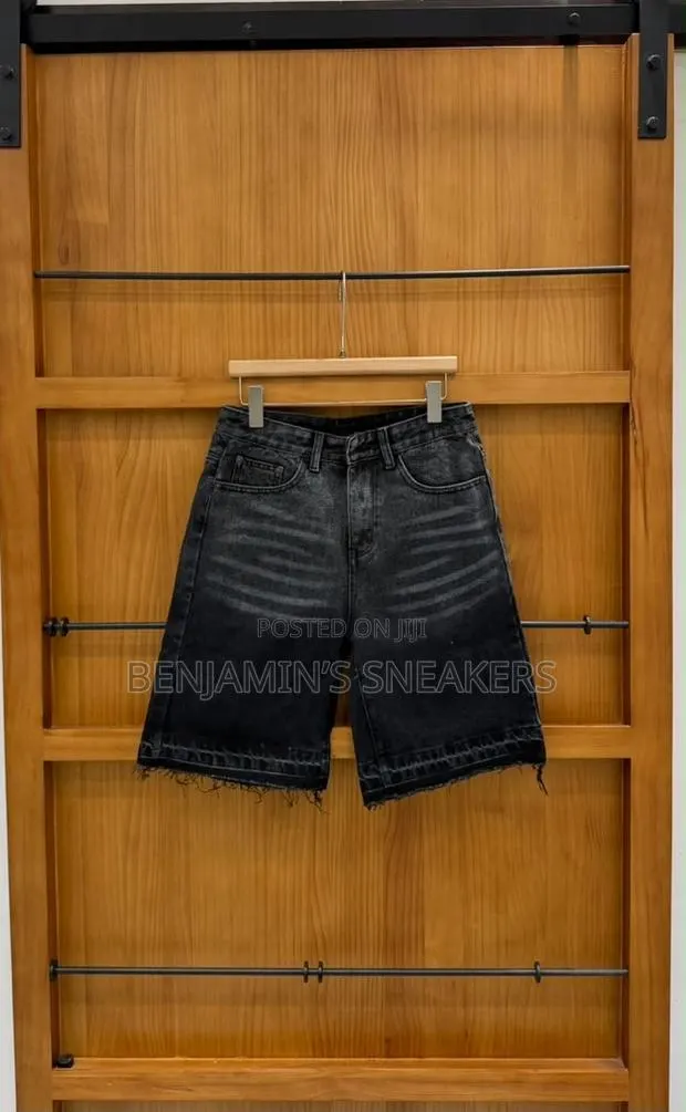 Short Jeans · Photo 1