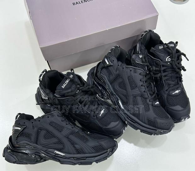 Balenciaga Runner · Photo 2