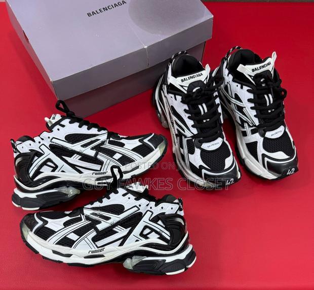 Balenciaga Runner · Photo 3