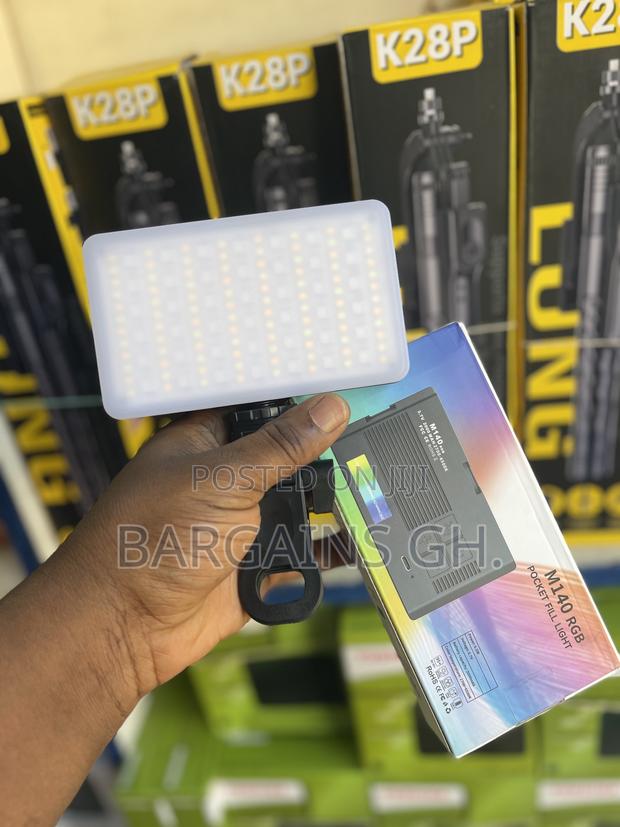 M140 RGB Pocket Fill Light for Phone and Camera · Photo 1