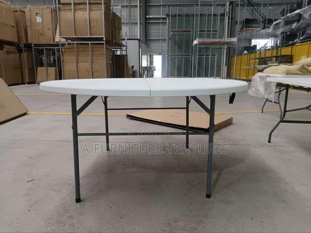Round 10 Seater Table · Photo 2