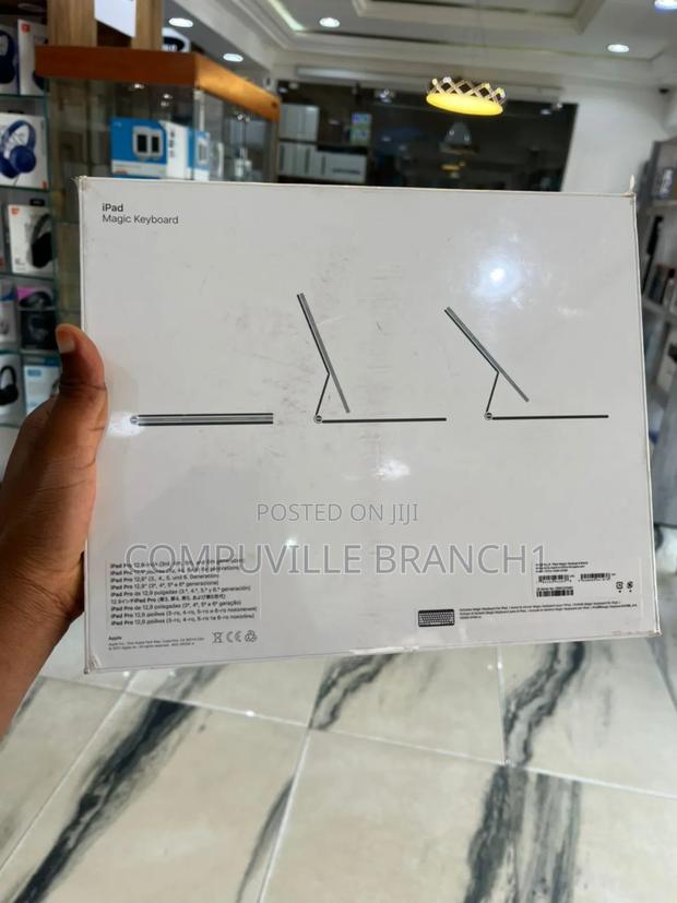 Apple iPad Pro Magic Keyboard · Photo 2
