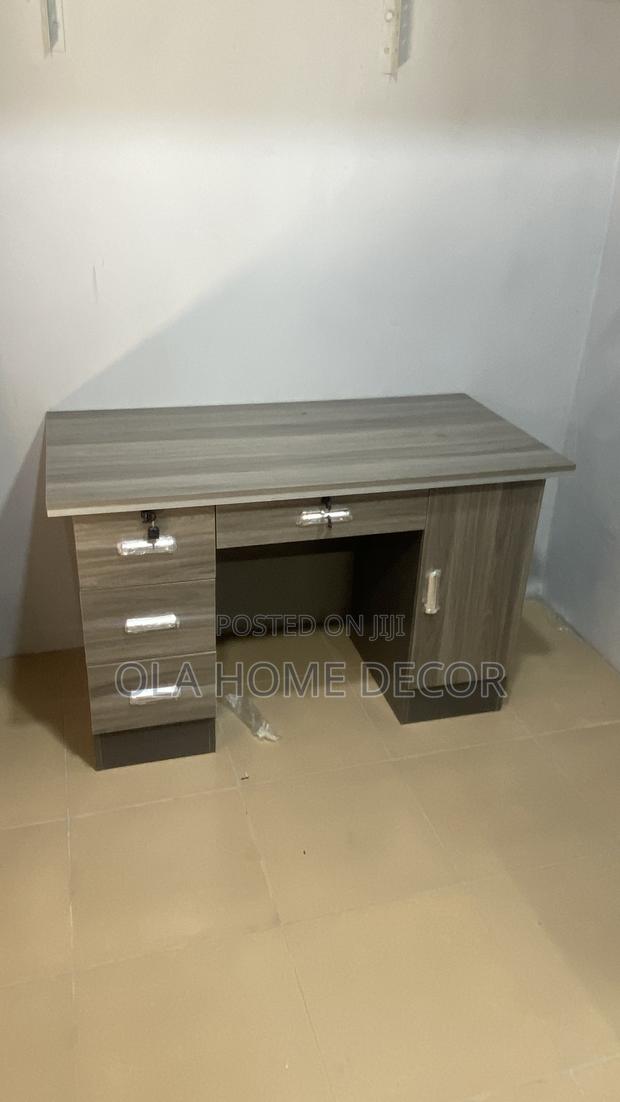 Office Desk · Photo 2