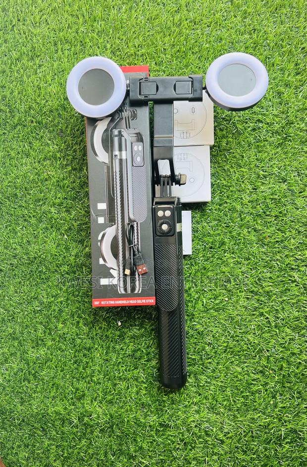 A14 Tripod Stand With Two Removable Lights · Photo 1