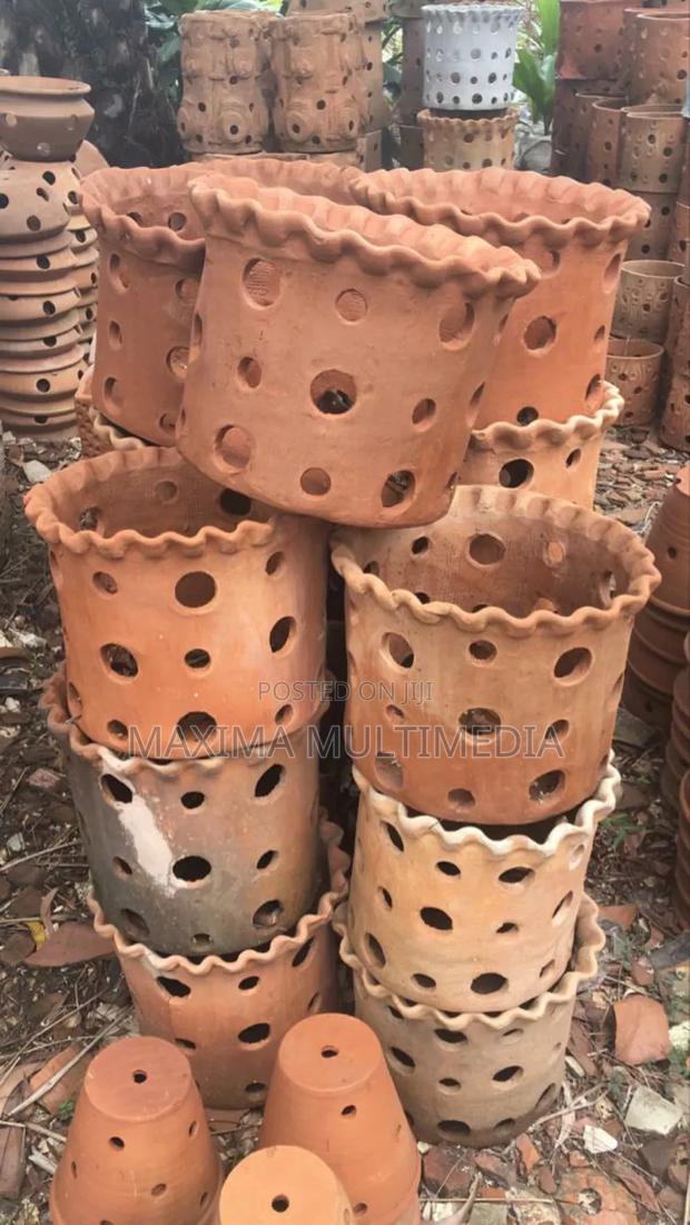 Flower Pots · Photo 1