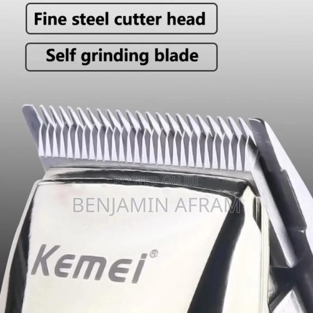 Kemei Rechargeable Cordless Hair Clippers Km-1896 · Photo 3