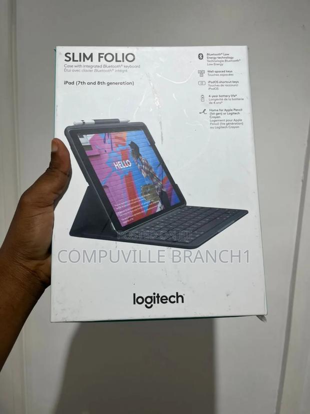 Logitech Slim Folio (7th and 8th Gen) Keyboard · Photo 1