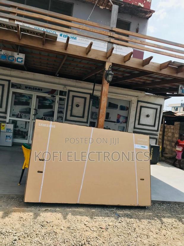 Slim Design, Big Impact Samsung 98” Tv · Photo 1